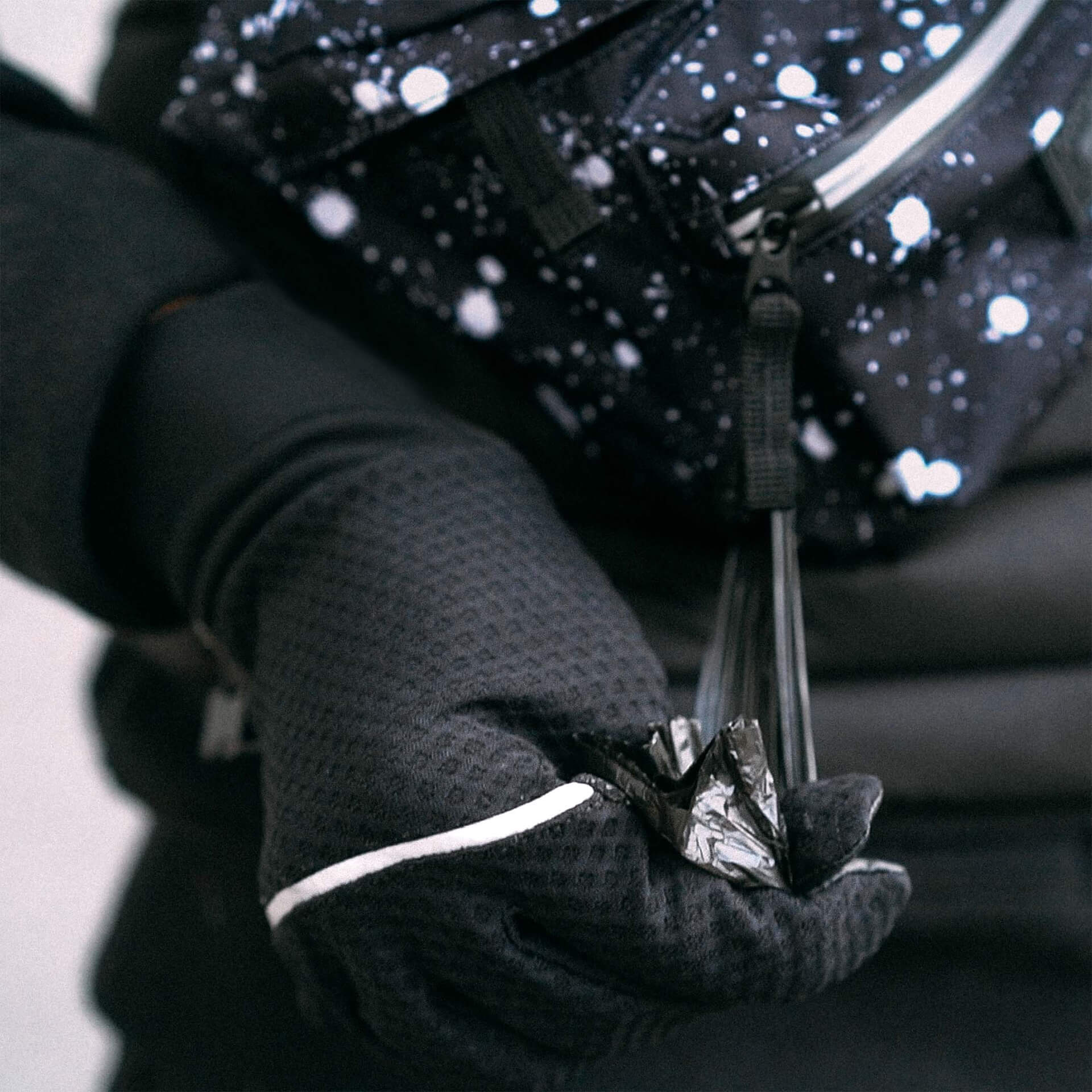 Dog Walking Gloves Unlined - Image 4